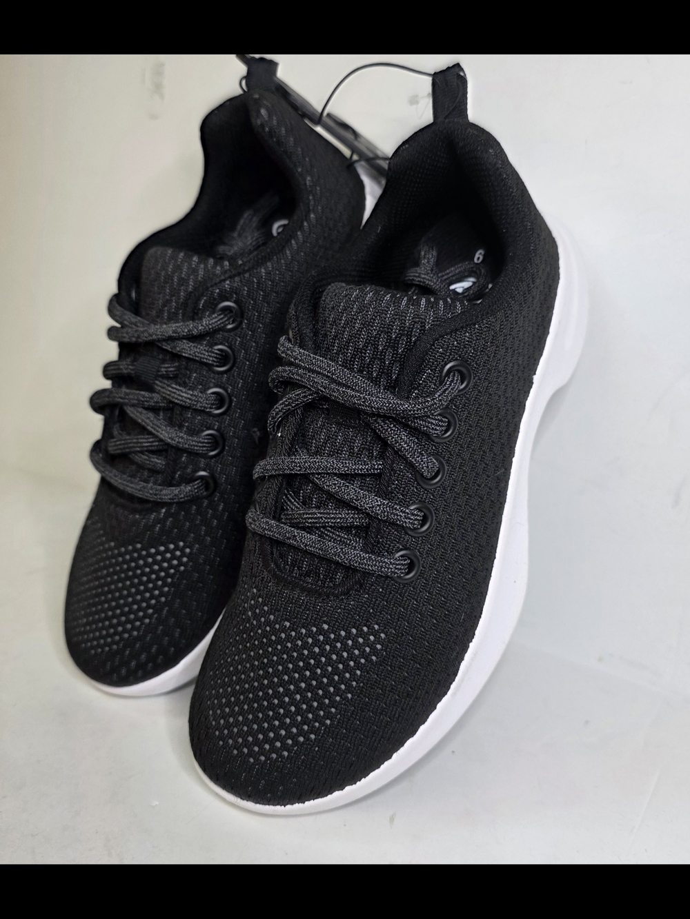 Athletic Works Black Mesh Active Sneakers Womens 6
